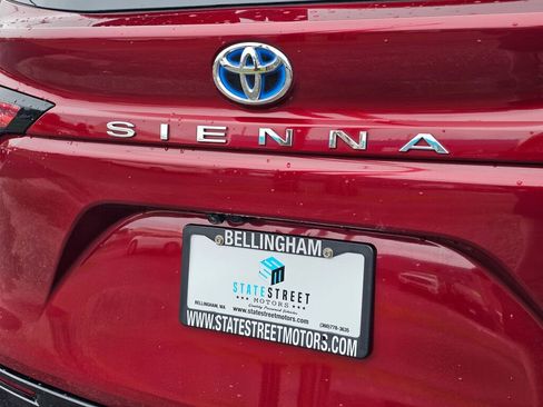 Used 2023 Toyota Sienna Limited AWD/4WD image 14