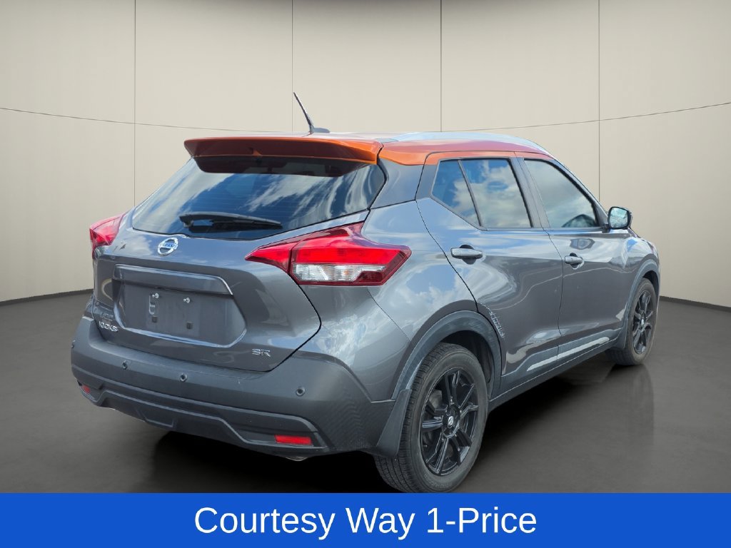 Used 2020 Nissan Kicks SR w/ SR Premium Package FWD image 9
