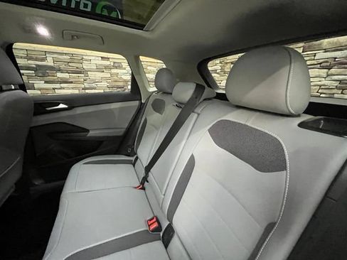 Used 2022 Volkswagen Taos SE w/ Panoramic Sunroof Package AWD/4WD image 34