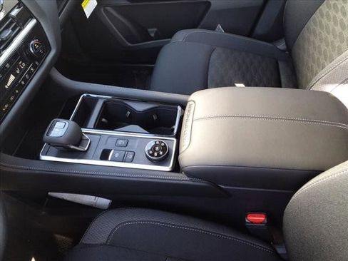 New 2025 Nissan Pathfinder SV image 18