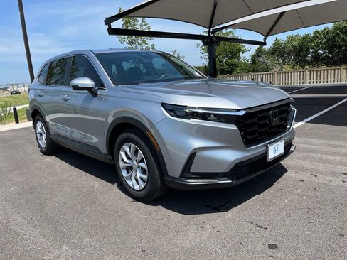 Used 2024 Honda CR-V LX image 3