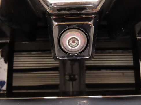 Used 2024 GMC Yukon AT4 image 46