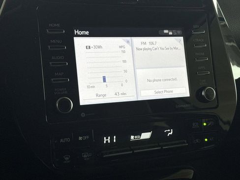 Used 2021 Toyota Prius XLE image 17