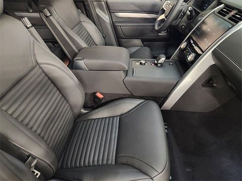 New 2026 Land Rover Discovery Limited Edition image 3