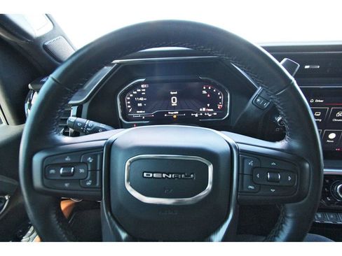 Used 2024 GMC Sierra 2500 Denali Ultimate image 11