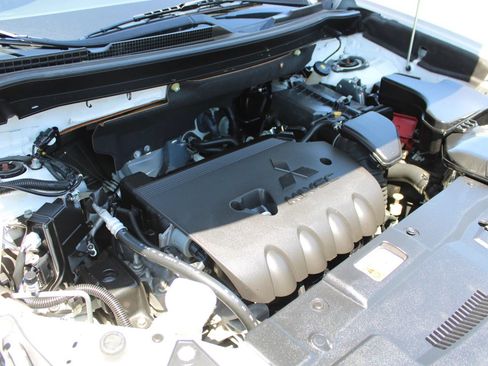 Used 2020 Mitsubishi Outlander SEL FWD image 43