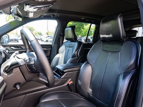 Used 2023 Jeep Grand Cherokee Overland w/ Advanced Protech Group III AWD/4WD image 23
