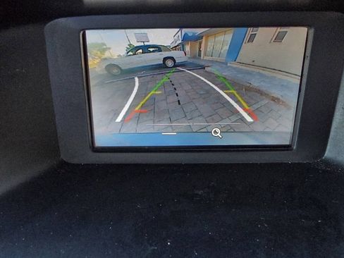 Used 2017 Ford Focus SE FWD image 19