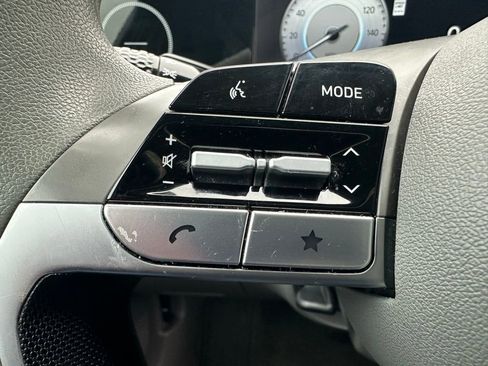 Used 2024 Hyundai Elantra SEL image 24