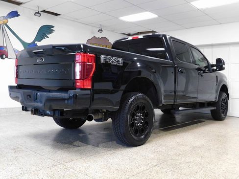 Used 2022 Ford F250 Lariat w/ Black Appearance Pkg image 6