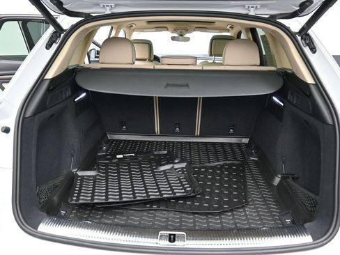 Used 2022 Audi Q5 2.0T Prestige w/ Prestige Package image 32