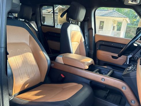 Used 2023 Land Rover Defender 130 X image 17