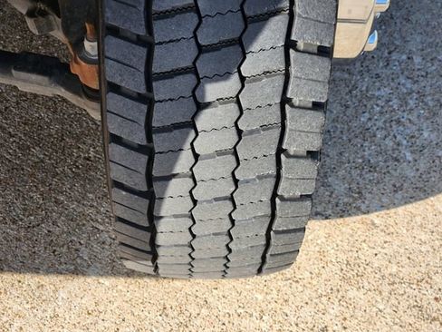 Used 2026 Ford F450 Platinum w/ FX4 Off-Road Package AWD/4WD image 10
