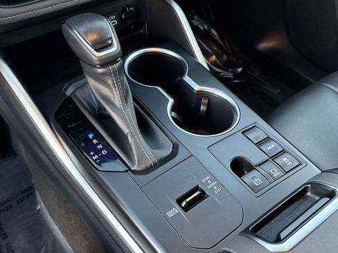 Used 2023 Toyota Highlander XSE image 26