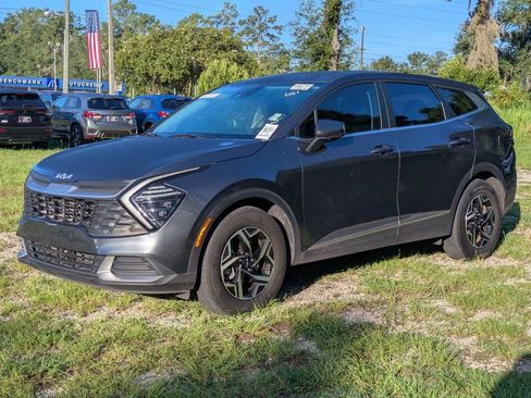 Used 2024 Kia Sportage LX FWD image 3