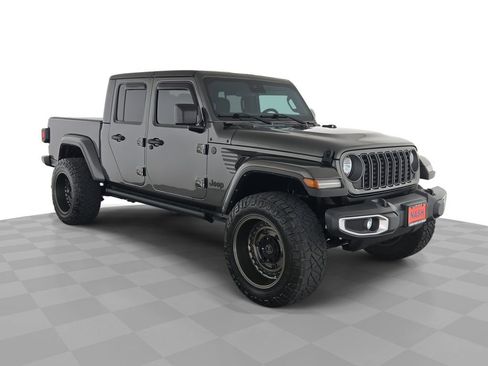 Used 2024 Jeep Gladiator Sport AWD/4WD image 1