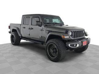 Used 2024 Jeep Gladiator Sport AWD/4WD video 1