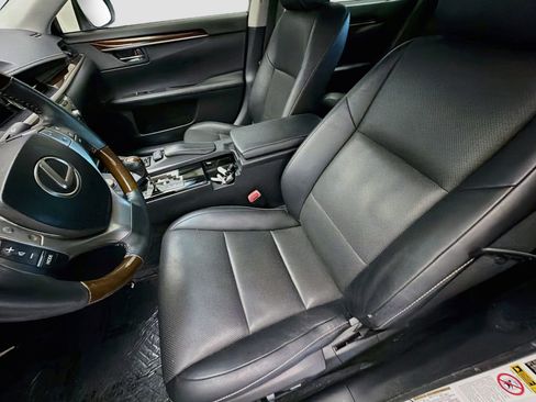 Used 2015 Lexus ES 350 w/ Premium Package FWD image 11