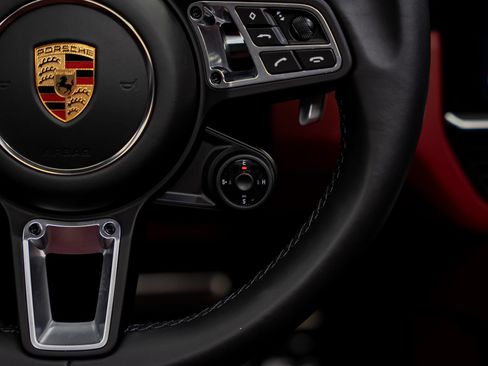 Used 2022 Porsche Cayenne Turbo S AWD/4WD image 44