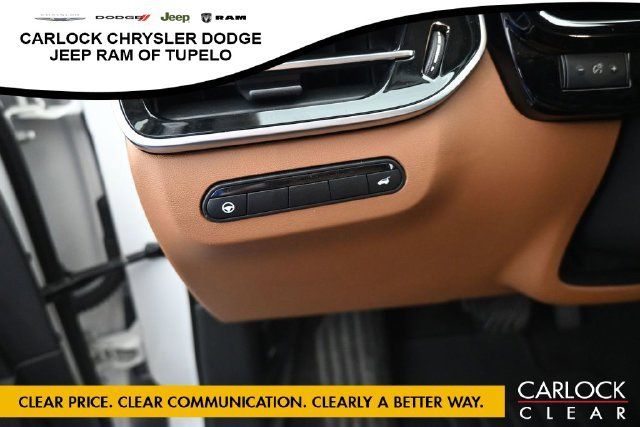 Used 2023 INFINITI QX60 Sensory w/ Cargo Package AWD/4WD image 17
