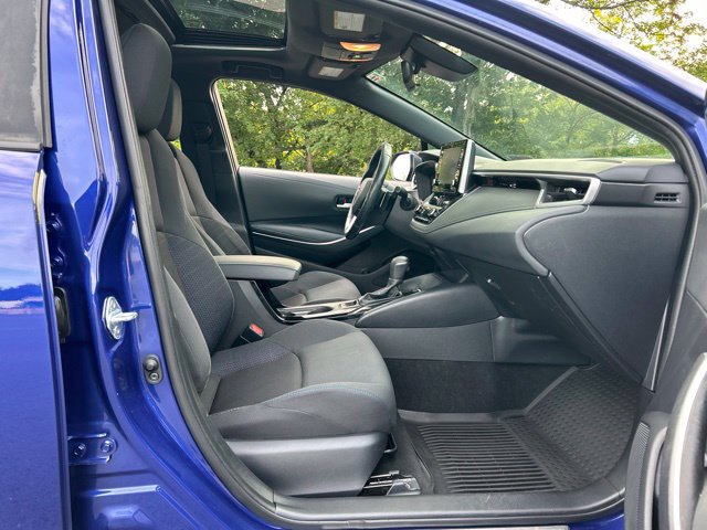 Used 2021 Toyota Corolla SE w/ SE Premium Package FWD image 23