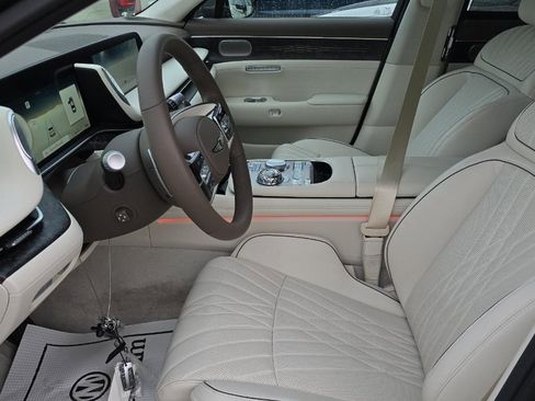 Used 2025 Genesis G90 3.5T image 2