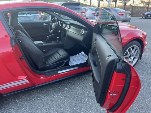 Used 2009 Ford Mustang Shelby GT500 RWD image 32