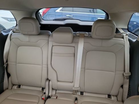 Certified 2024 Lincoln Corsair FWD image 12