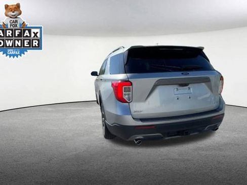 Used 2023 Ford Explorer XLT w/ Equipment Group 202A AWD/4WD image 8