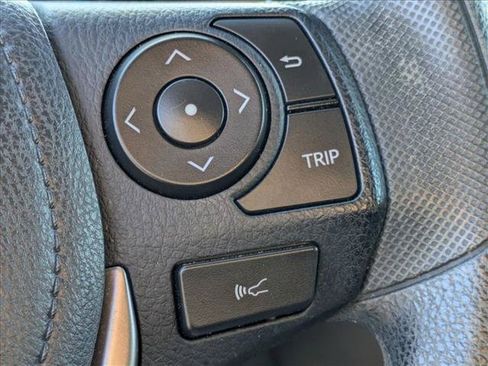 Used 2018 Toyota RAV4 LE AWD/4WD image 13