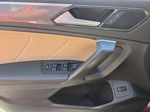 Used 2024 Volkswagen Tiguan SE R-Line image 25