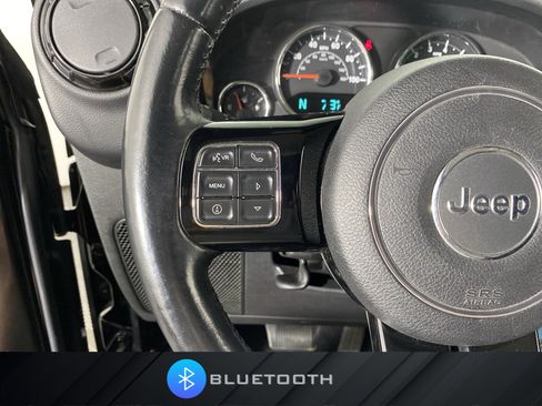 Used 2014 Jeep Wrangler Unlimited Sahara AWD/4WD image 21