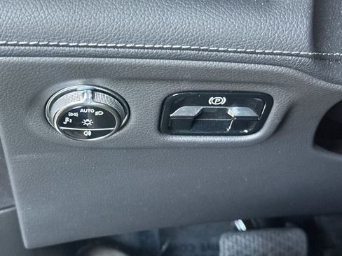 Used 2023 Mercedes-Benz EQS 580 4MATIC SUV image 42