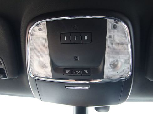 Used 2017 Jeep Grand Cherokee Altitude AWD/4WD image 31