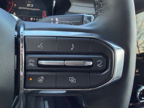 Used 2026 GMC Acadia Elevation image 26