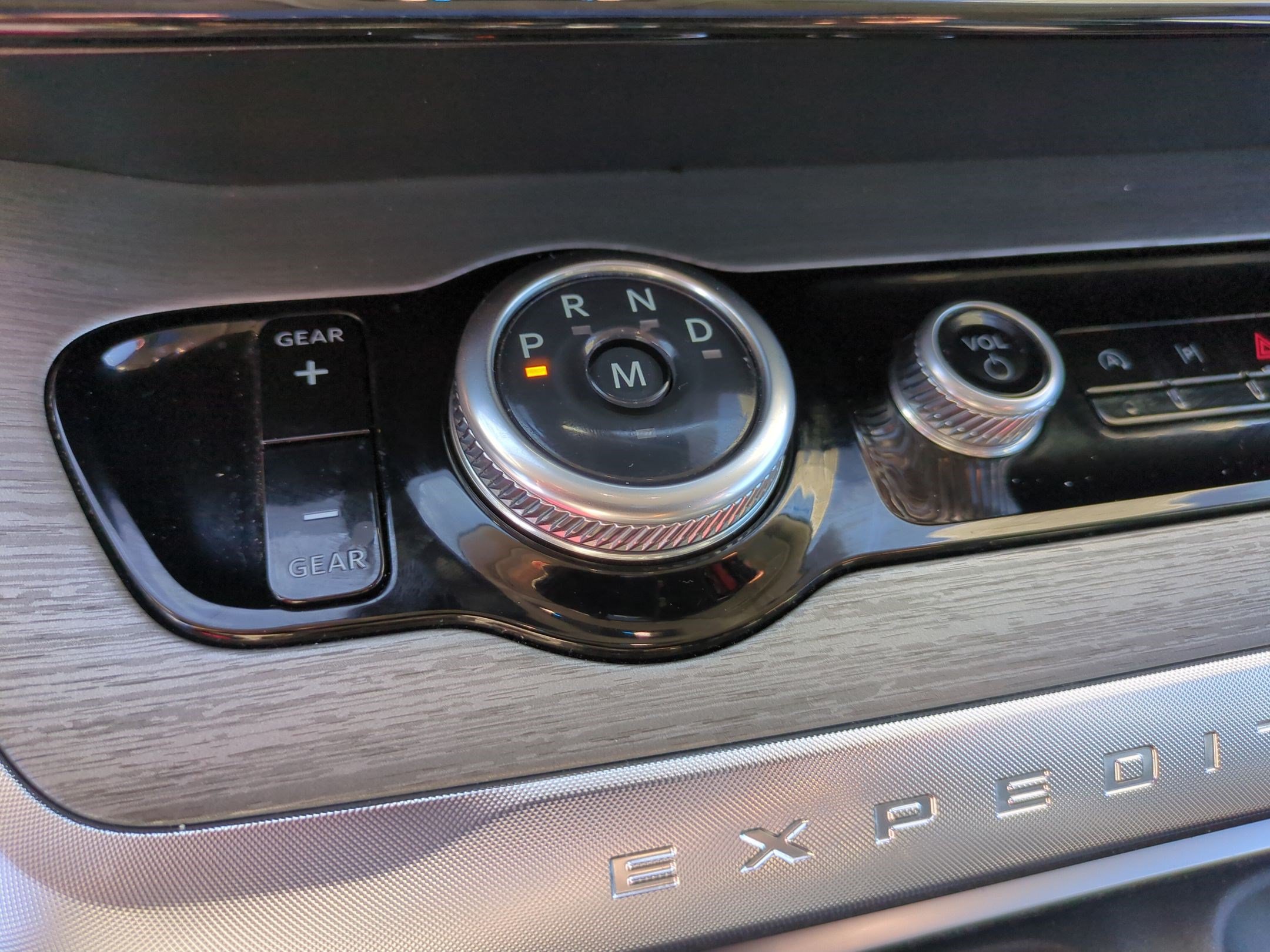 Used 2025 Ford Expedition Max Platinum AWD/4WD image 29
