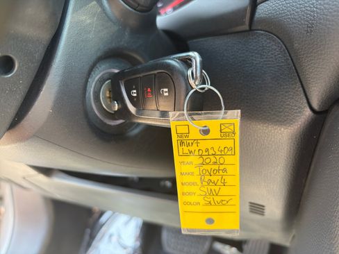 Used 2020 Toyota RAV4 LE w/ All Weather Liner Package AWD/4WD image 20