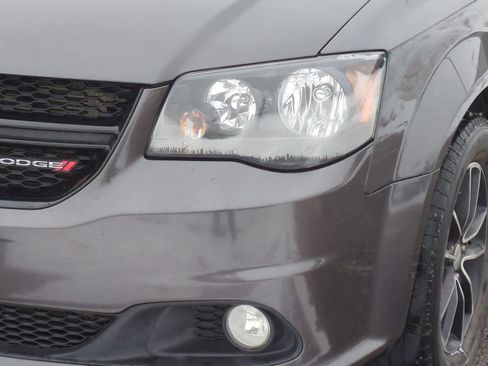 Used 2018 Dodge Grand Caravan SXT w/ Driver Convenience Group image 11