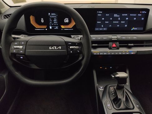 Used 2025 Kia K4 FWD image 22