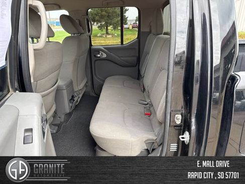 Used 2021 Nissan Frontier SV w/ Midnight Edition Floor Mats AWD/4WD image 23