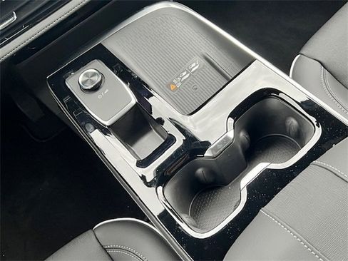 New 2025 Buick Enclave Preferred w/ LPO, Floor Liner Package image 25