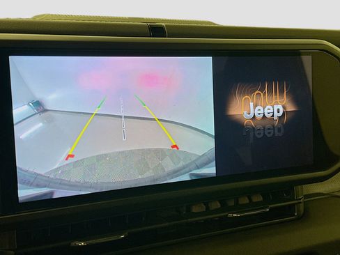 Used 2025 Jeep Wrangler Unlimited Sahara AWD/4WD image 22