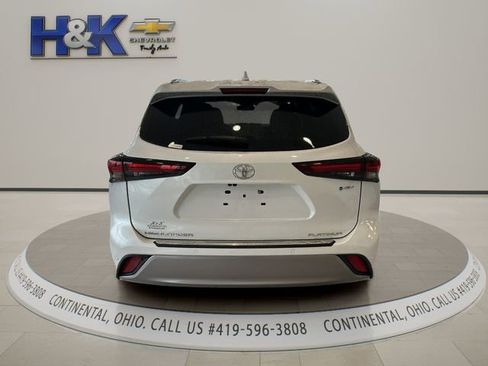 Used 2025 Toyota Highlander Platinum AWD/4WD image 5