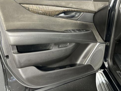 Used 2015 Cadillac Escalade ESV Platinum image 29