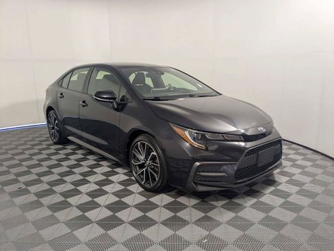Certified 2021 Toyota Corolla SE FWD image 3