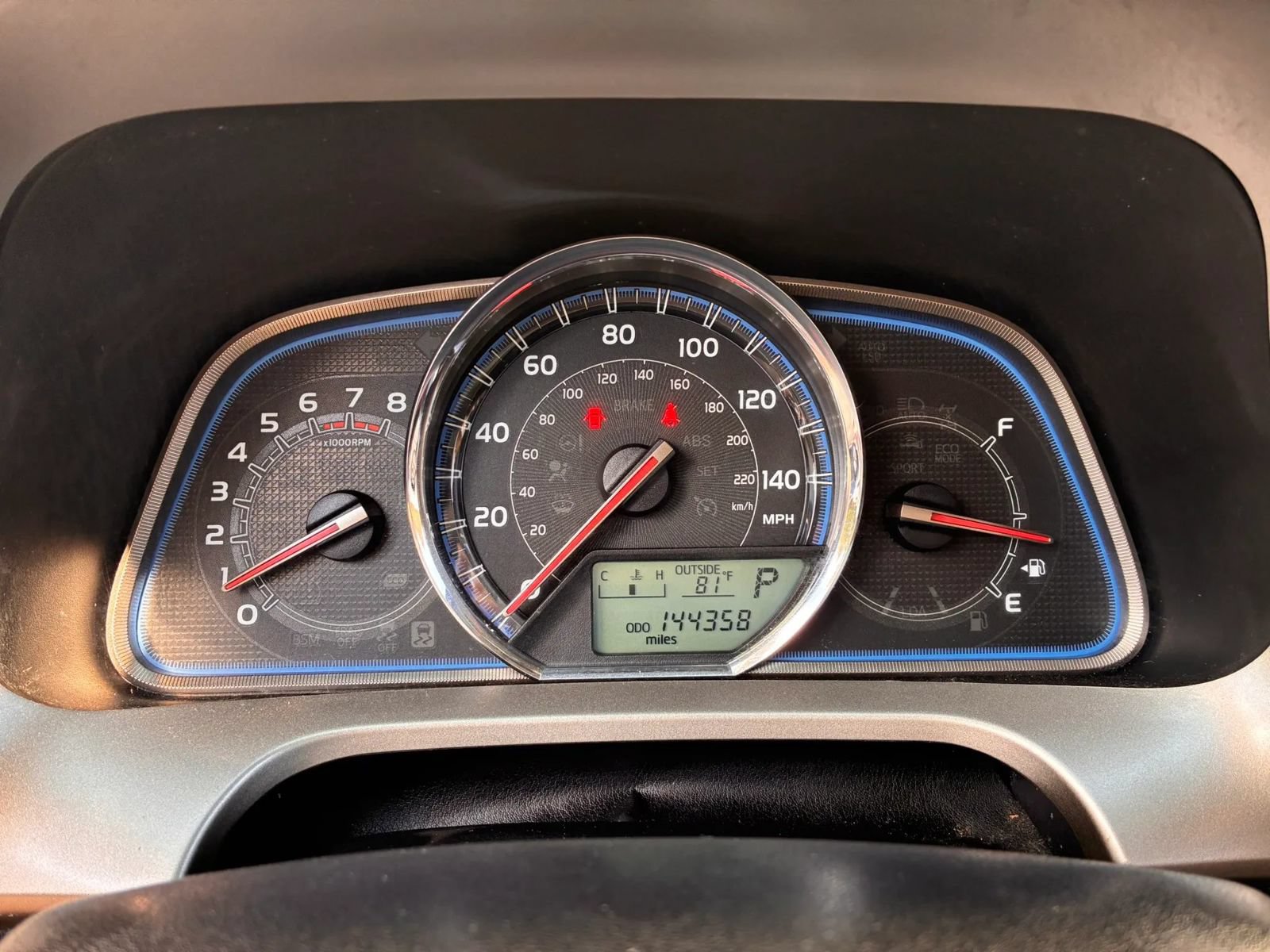 Used 2015 Toyota RAV4 Limited w/ Technology Package AWD/4WD image 23