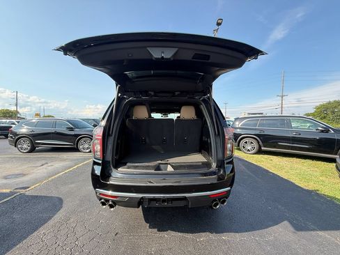 Used 2024 Chevrolet Tahoe Premier AWD/4WD image 5