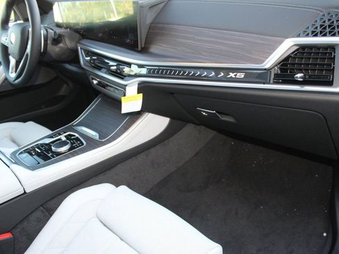Used 2026 BMW X5 sDrive40i image 35