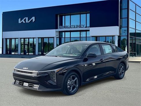 New 2025 Kia K4 LXS image 3