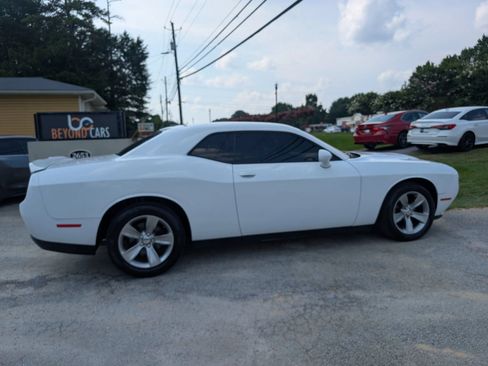 Used 2019 Dodge Challenger SXT RWD image 4